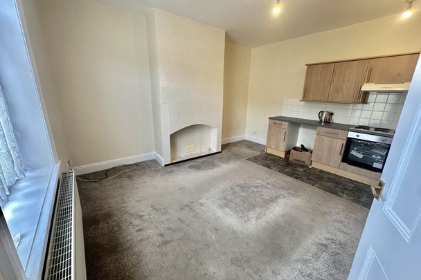 May Street, HUDDERSFIELD - Photo 1