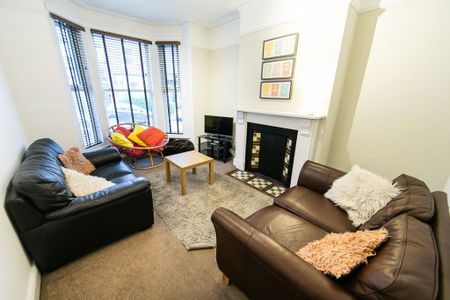 Hessle View, Hyde Park, Leeds - Photo 2