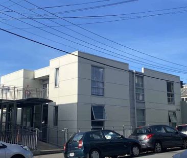 ROOM AVAILABLE IN ESTABLISHED SHARED APARTMENT: - Photo 3