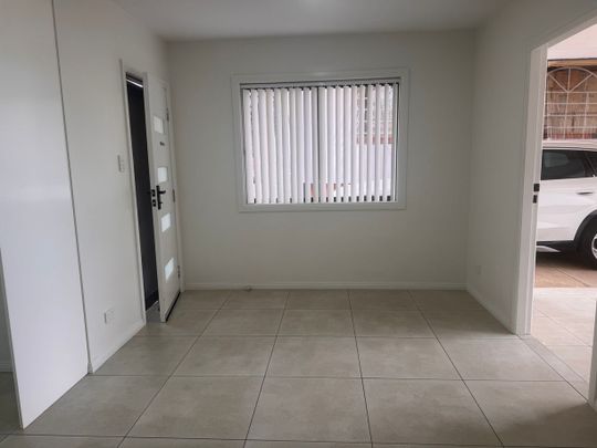 3 BEDROOM GRANNY FLAT WALKING DISTANCE TO CABRAMATTA STATION - Photo 1