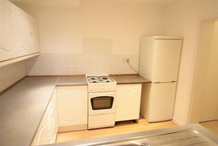 1 bedroom ground floor flat to rent - Photo 2