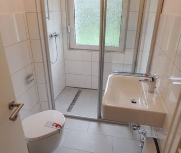 *** sanierte Erdgeschoss-Wohnung mit Dusche und Balkon gesucht? *** - Foto 1