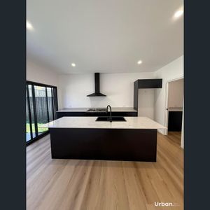 Effortlessly Stylish and Exceptionally Spacious Modern Living - Photo 2