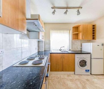 Greencroft, Clockhouse Road, Farnborough, GU14 - Photo 3