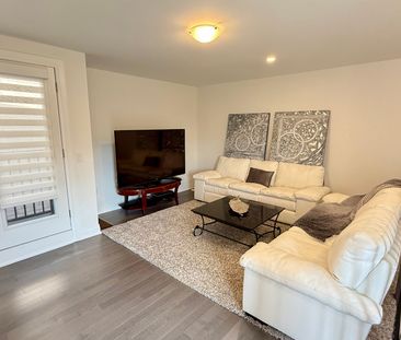 For Lease - 571 New England Court, Newmarket, Ontario - Photo 4