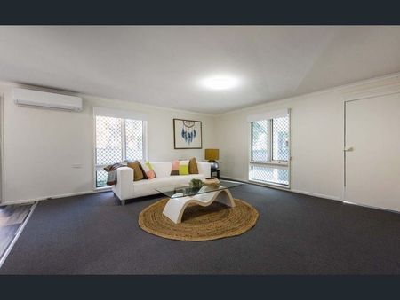 Refreshed 3 bedroom home - Photo 5