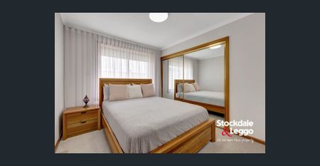 Charming Triple-Fronted Brick Residence in a Prime Location - Photo 5