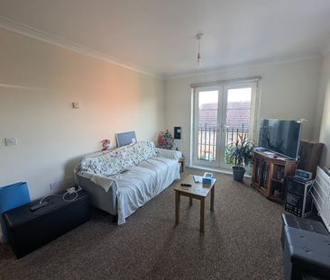 2 Bed Flat, De Havilland Square, IG1 - Photo 1