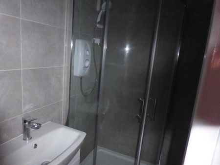 1 bedroom ground floor flat to rent - Photo 2