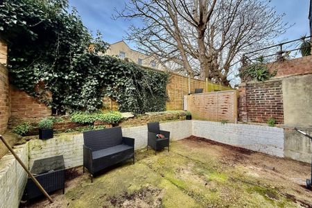 Alhambra Road - Photo 2