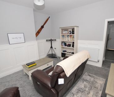 3 Bedroom Terraced House - Photo 4