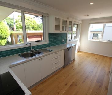 5 Dunlop Street, Hackett ACT 2602 - House For Rent | Domain - Photo 1