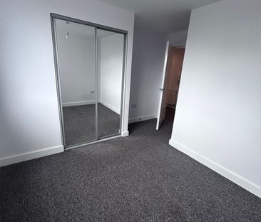 QUEENSWAY, BLETCHLEY - 1 BEDROOM - Photo 1