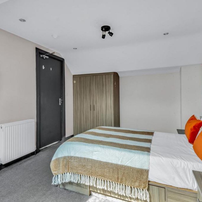 1 bedroom in a house share to rent - Photo 1
