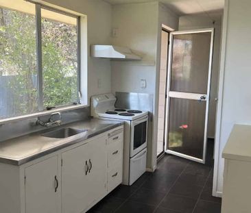 Family Home in Fairy Springs - Photo 2