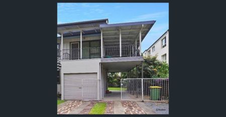 Two Bedroom Duplex - Walk To The Beach! - Photo 4