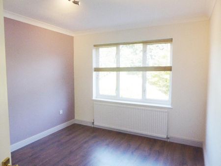 3 Bedroom Flat To Rent - Photo 2