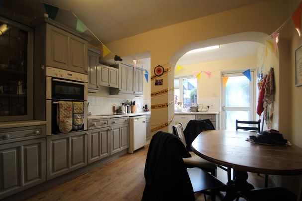 5 bedroom semi-detached house to rent - Photo 1