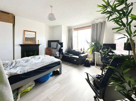 5 bedroom terraced house to rent - Photo 4