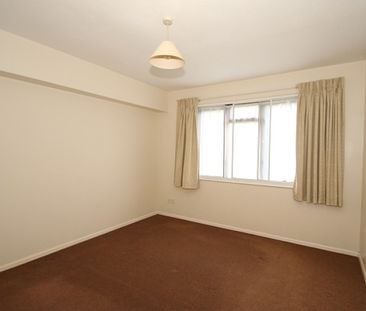 Oriental Road, Woking - Photo 3