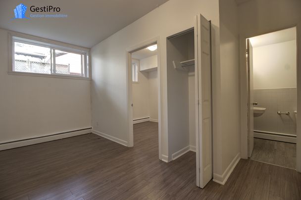 1370 Frontenac - Photo 1