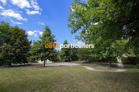 Loyer 1'210€ hors charges. Charges eau chaude + chauffage 150€/mois = 1360 € - Photo 4