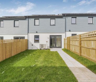 2 bedroom terraced house to rent - Photo 2