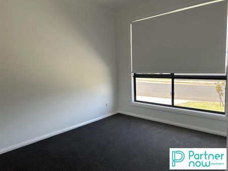 1/27 Evesham Circuit, TAMWORTH NSW 2340 - Photo 2