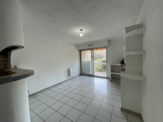 Location Appartement 2 pièces 41m² LE LAVANDOU 83980 - Photo 1