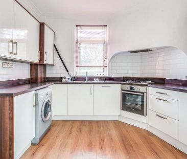 2 bedroom end of terrace house to rent - Photo 4
