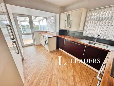 3 bedroom bungalow to rent Brownhill Road, Brown Edge, ST6 - Photo 4