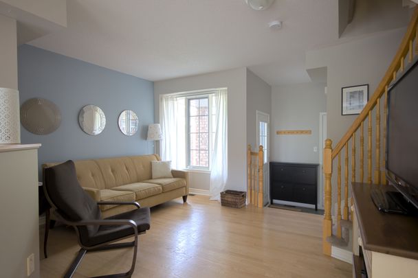 For Lease - 46 College Circle, Overbrook - Castleheights and Area, Ontario - Photo 1