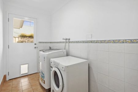 Family Home Offering Space, Comfort & Convenience - Photo 3