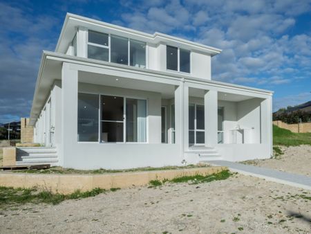 Brand-New Luxury Home with Ocean Views � 5 Bedrooms, 2 Studies & Multiple Living Zones - Photo 3