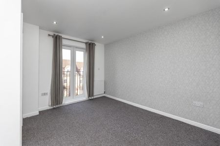 4 bedroom House To Let - Photo 5