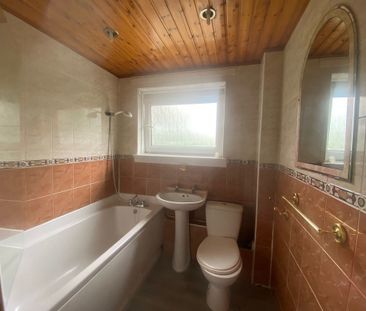 4 Bedroom Property To Rent - Photo 2