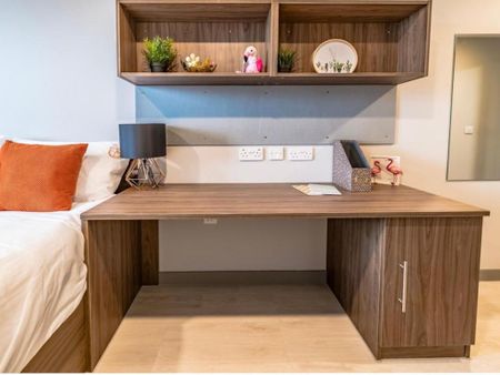 1 bedroom in a flat share to rent - Photo 5