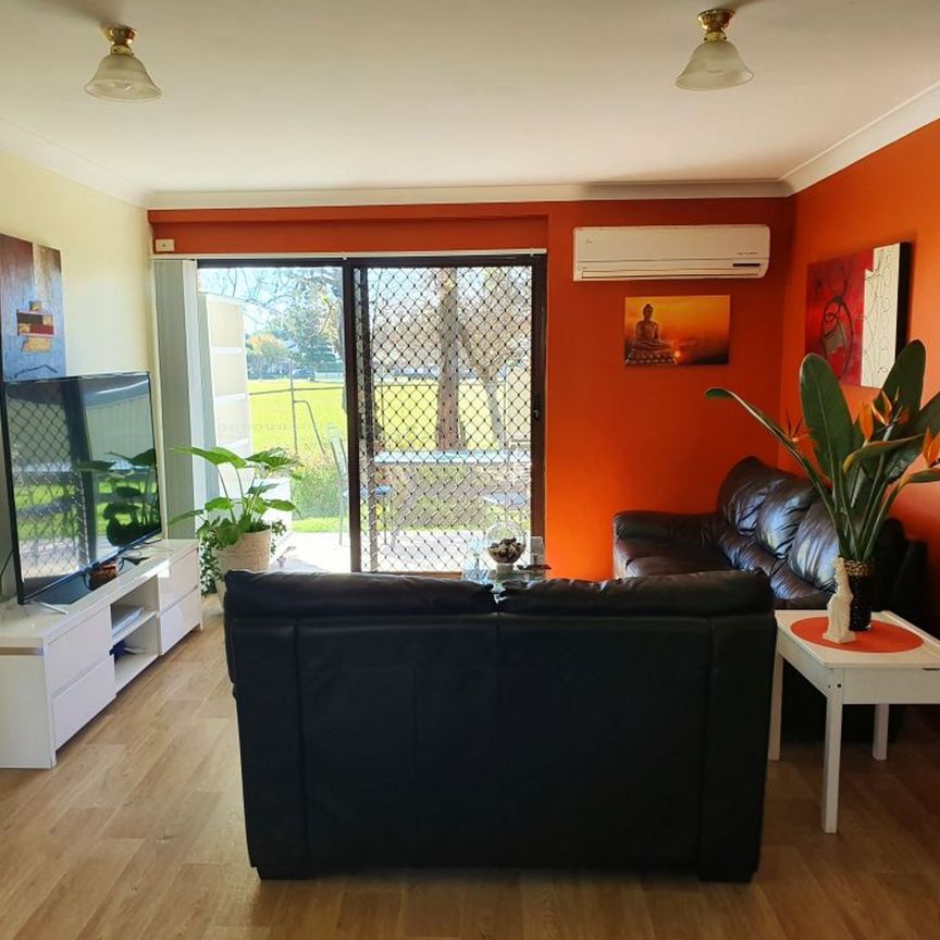 BEAUTIFULLY APPORTED AND TIDY 3 B/R APARTMENT - Photo 1