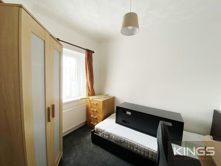 4 bedroom terraced house to rent - Photo 2