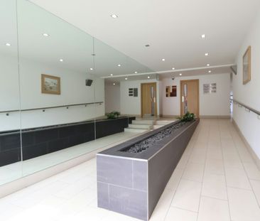 Flat to rent on - Photo 3