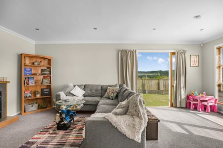 Top quality family home - Photo 5