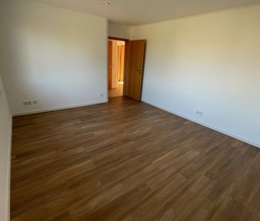 Frisch renovierte 2-Zimmerwohnung mit Wohnraumbelüftung und Sonnenb... - Photo 2