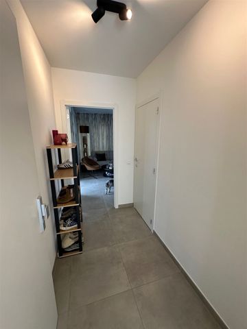 Prachtig en centraal gelegen luxe-appartement met 3 slaapkamers en 2 terrassen! - Photo 5