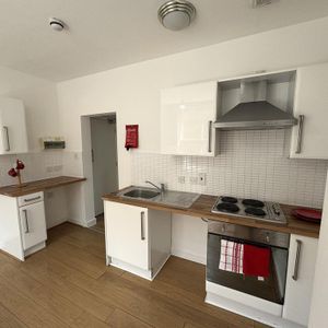 1 bedroom flat to rent - Photo 2