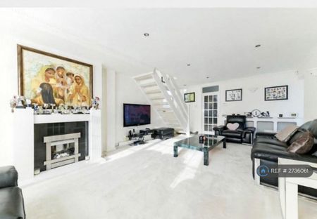 4 bedroom detached house to rent - Photo 4