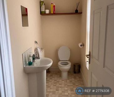 5 bedroom semi-detached house to rent - Photo 6