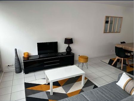 Location Appartement 2 pièces 45m² LA ROCHELLE 17000 - Photo 2
