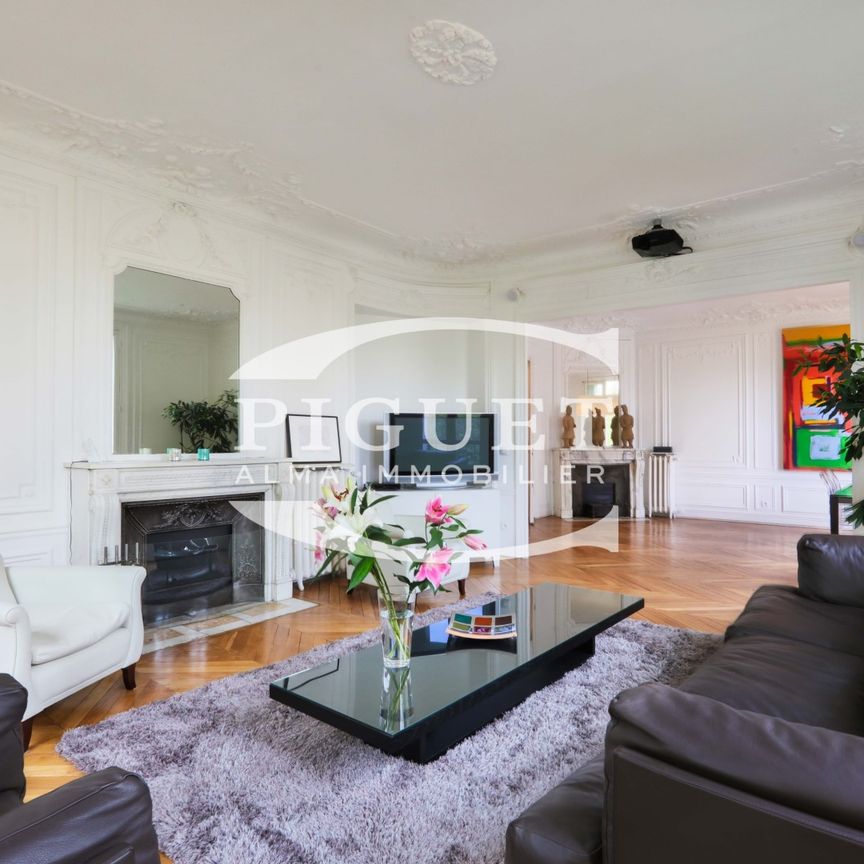 Tout savoir sur cet appartement dans le quartier Gros Caillou, à Paris 7ème - Photo 1