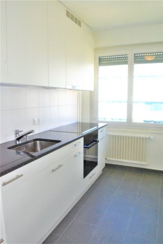 Proche des organisations internationales - Foto 4