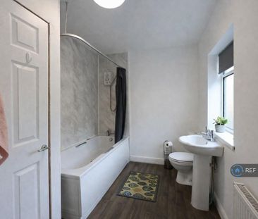 2 bedroom terraced house to rent - Photo 6